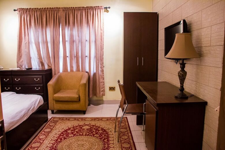 Hotel Tivoli Residence & Bar