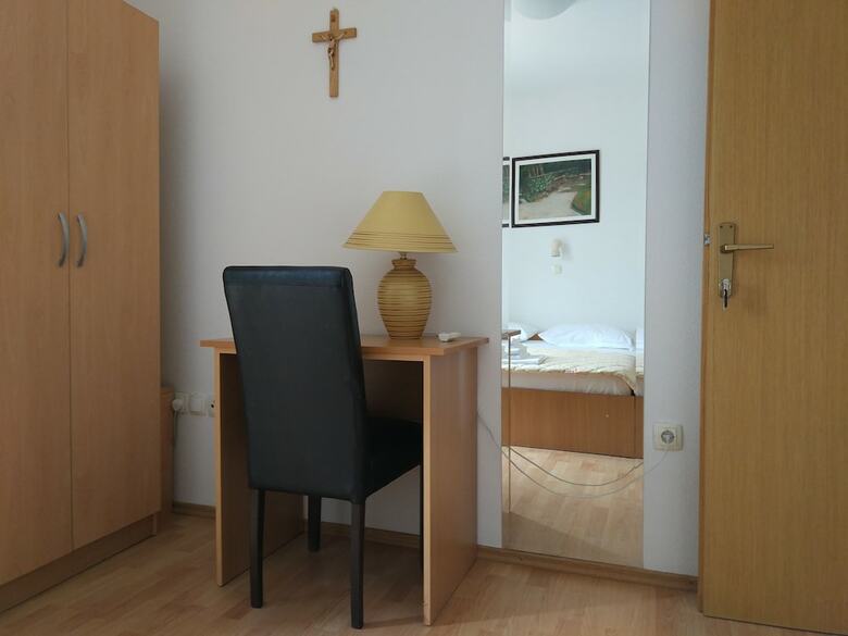 Pension Regina Mundi