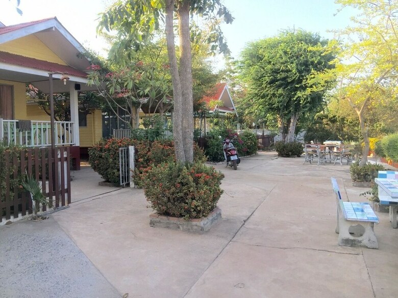 Hotel Insook Ko Larn Guesthouse