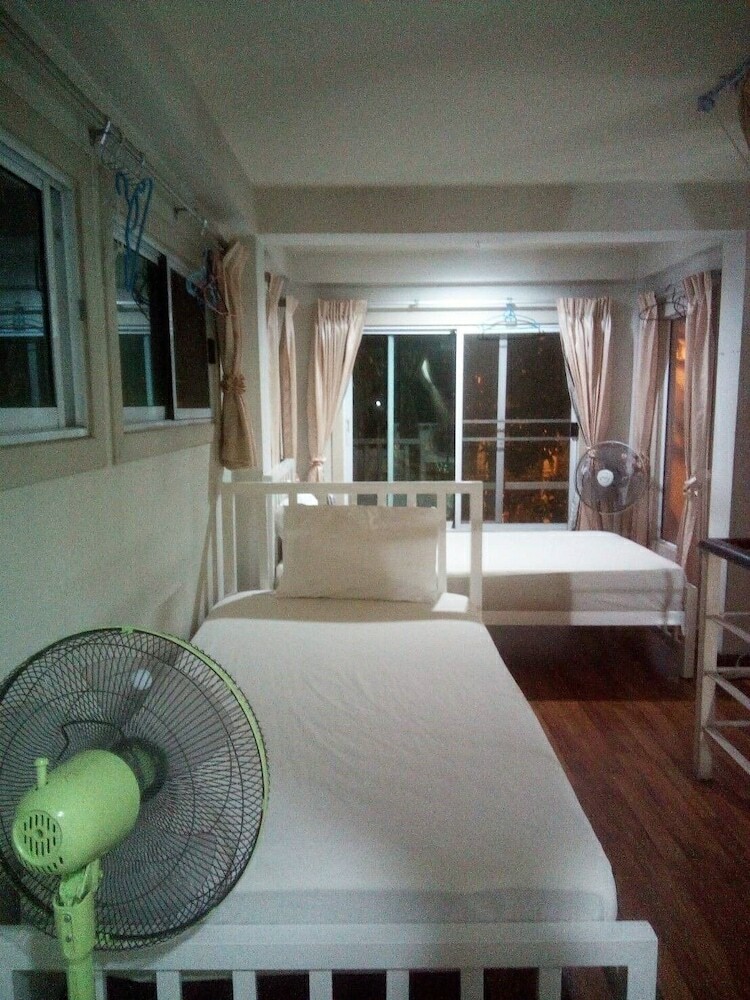 Hostal Anna Hostel