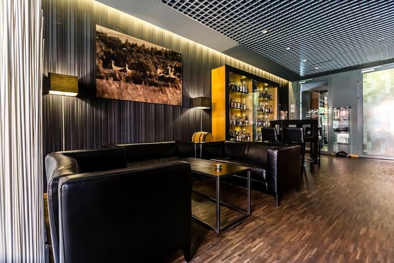 City Park Hotel & Residence