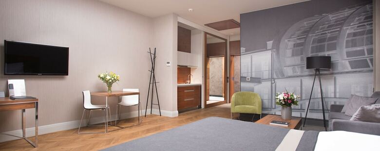 City Park Hotel & Residence