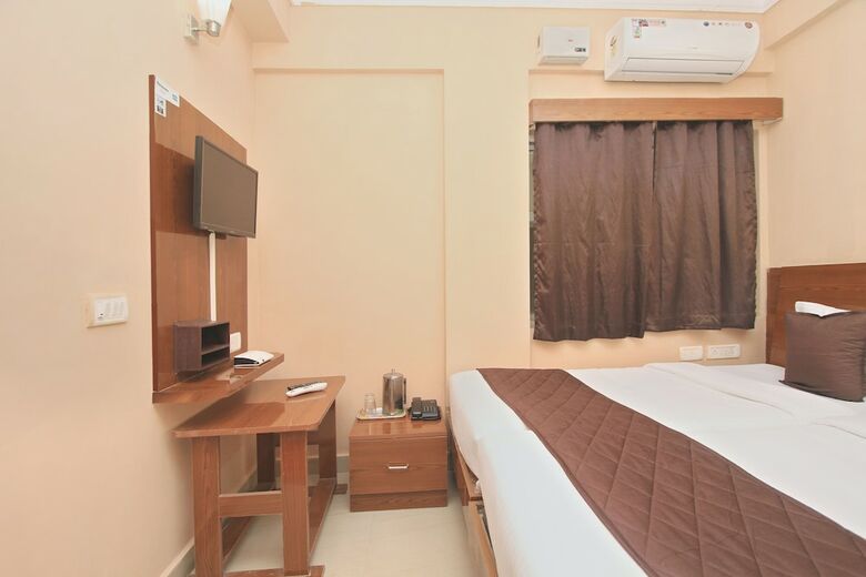 Oyo 23743 Hotel Nash Inn