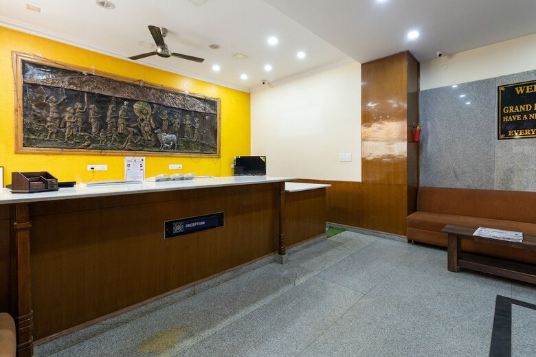 Hotel Oyo 9251 Grand Krishna