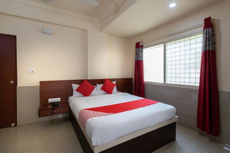 Hotel Oyo 9251 Grand Krishna