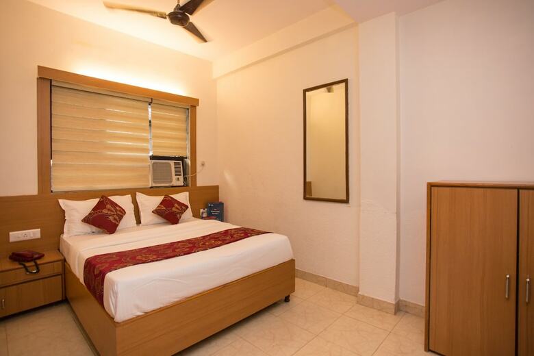 Oyo 8755 Hotel Red Palms