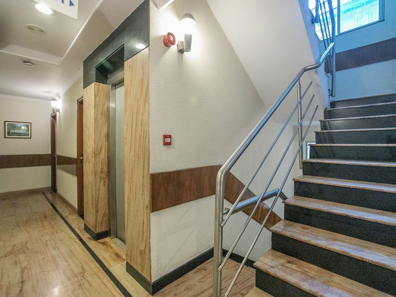 Oyo 461 New Rainbow Business Hotel