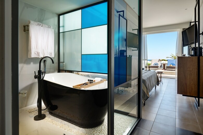 Hotel Blue Dream Palace Tripiti Resort