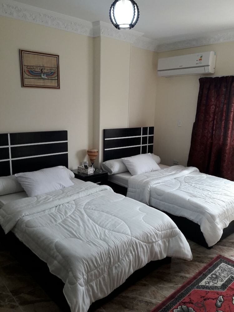 Bed & Breakfast Makadi Pyramids View