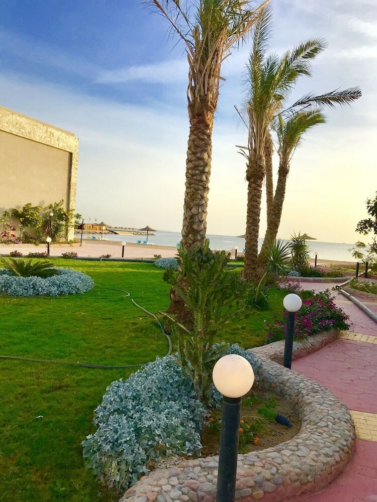 Apartamentos Cecelia Resort