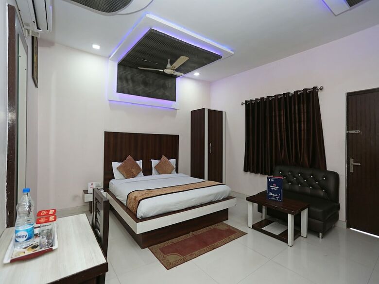 Oyo 3202 Hotel Gayatri Residency