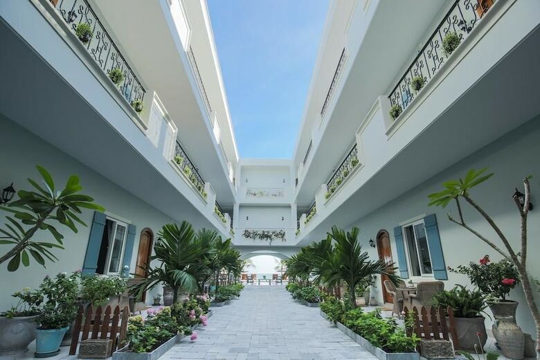 Hotel Serenity By The Sea