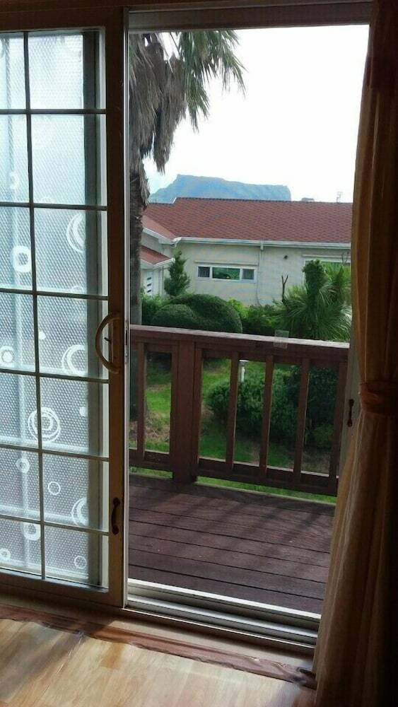 Pension Jeju Good House