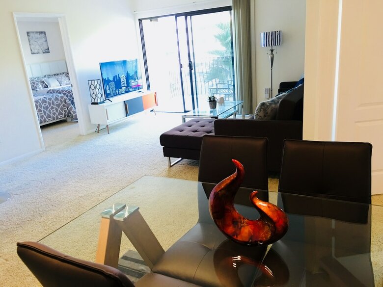 Dtla Apartment With Parking And Pool