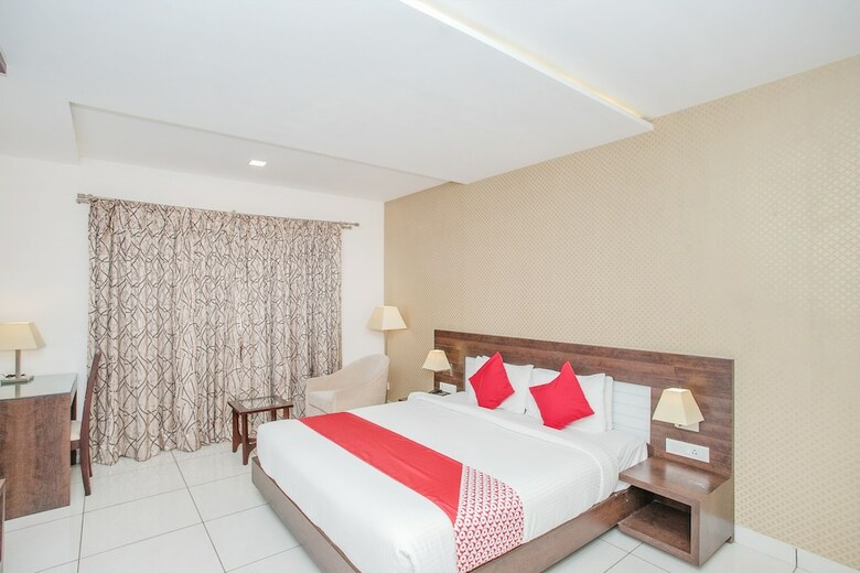 Oyo 6593 West Fort Hotel