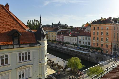 Tromostovje Apartments