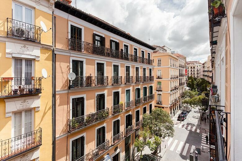 Malasa�a Apartments By Flatsweethome