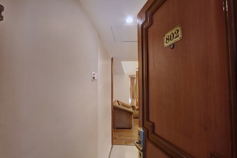 Oyo 8169 Hotel Salem Castle