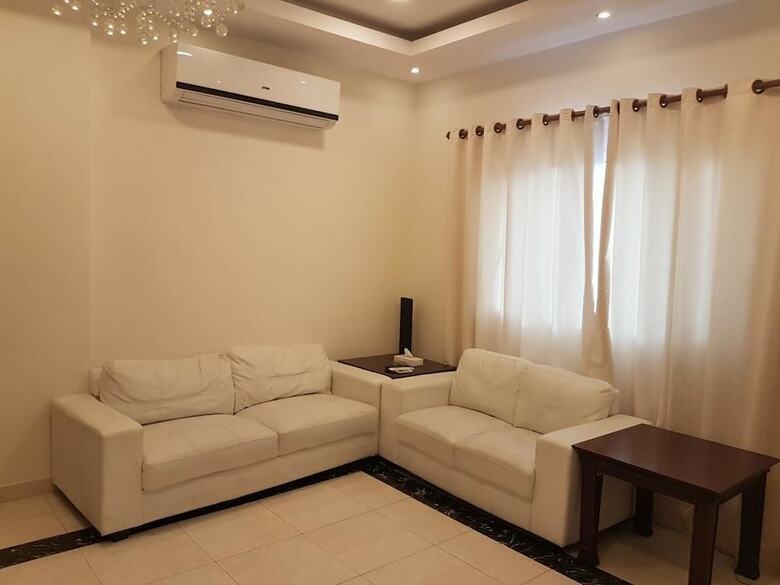 Aparthotel Grand Plaza Apartments 1