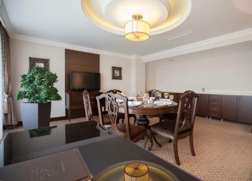 Chinar Hotel & Spa