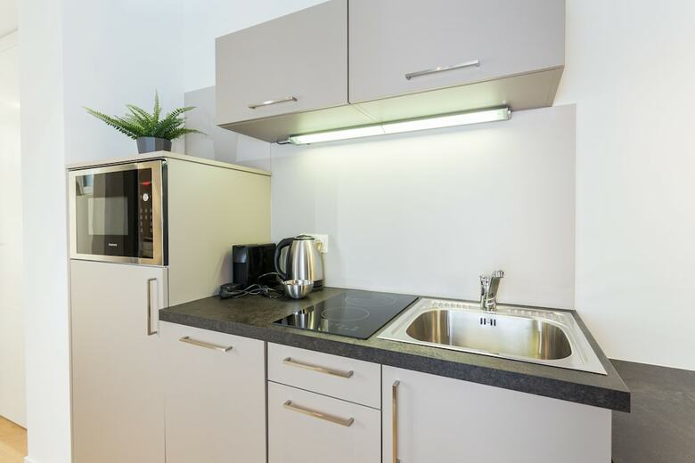 Room 4 Apartments