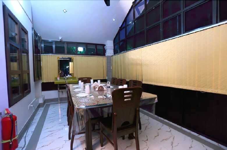 Hotel-all Season Lodge
