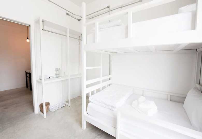 Hotel Flat White Cafe X Poshtel