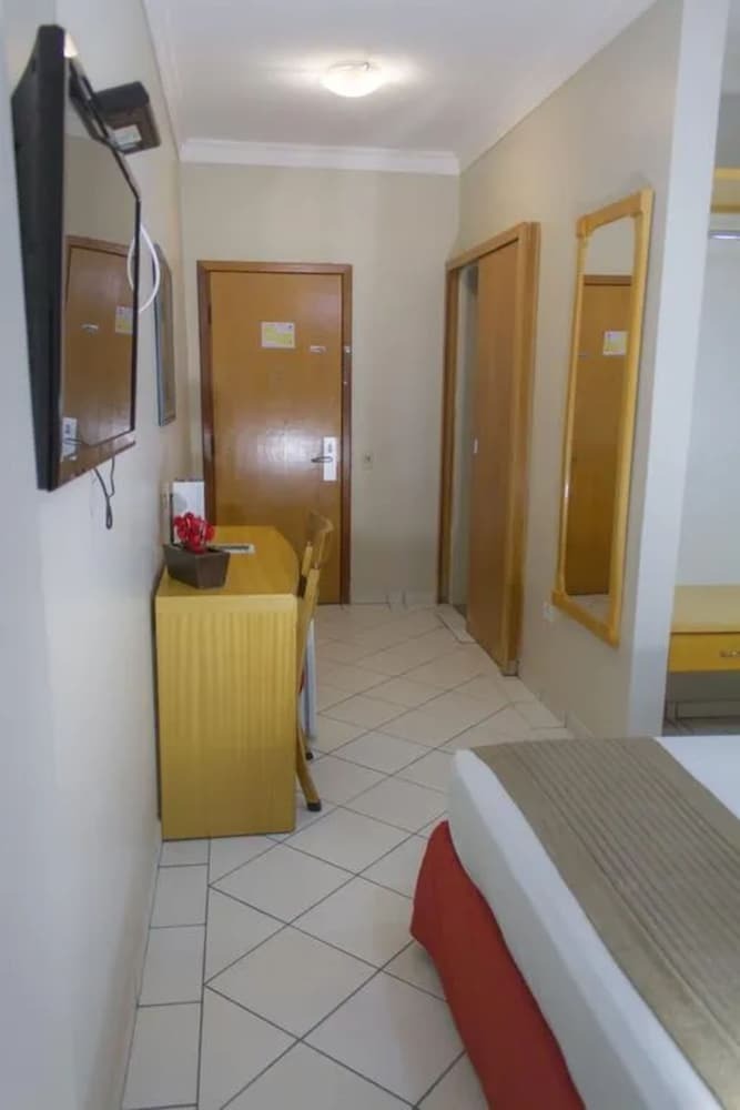 Hotel Plaza Inn San Conrado