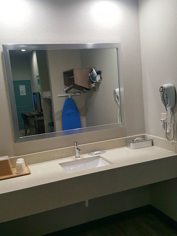 Motel Hotel Blue - Woodlands