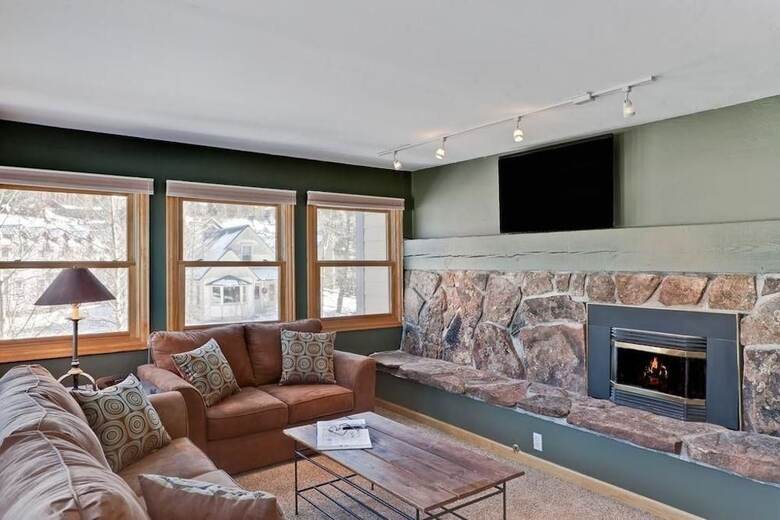 Longbranch #201 (condo With Pool & Hot Tub)