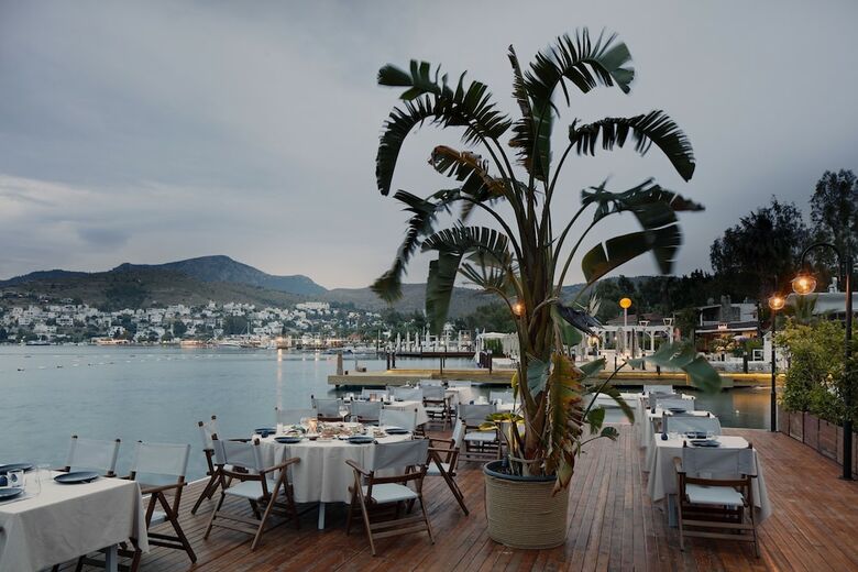 Galen Hotel & Beach