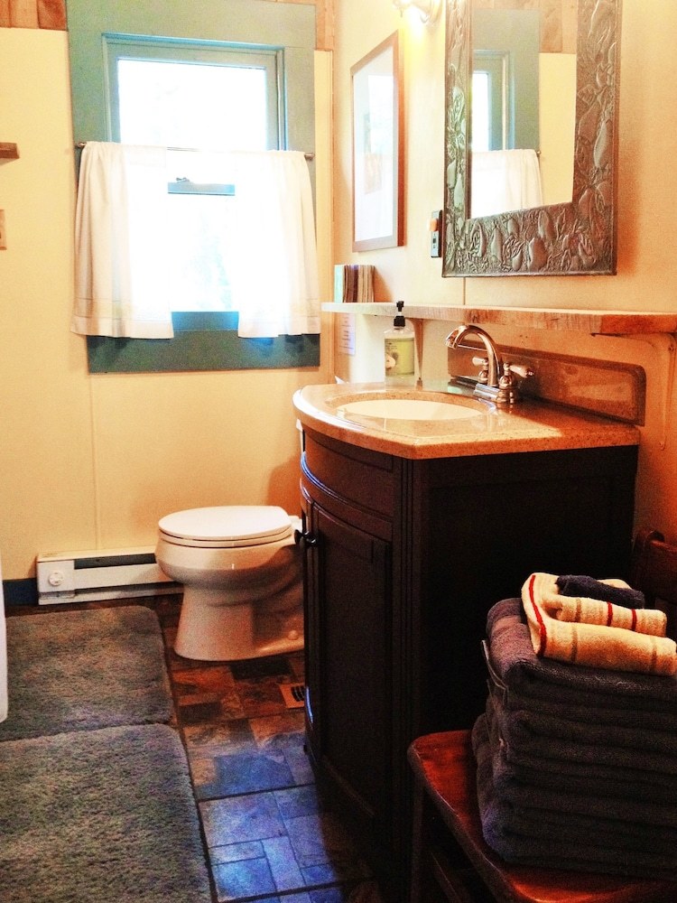Dehart Cabin