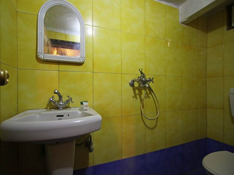 Oyo 5227 Hotel New Bharat