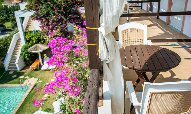 Aparthotel Rafaella Resort