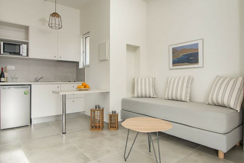 Apartamentos Vourkari Village