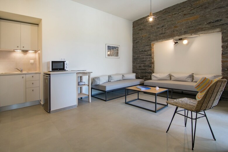 Apartamentos Vourkari Village