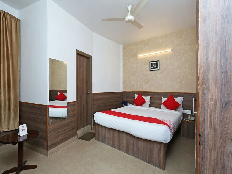 Oyo 13262 Hotel Indiana