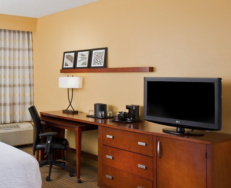 Hotel Courtyard By Marriott Nashville Airport