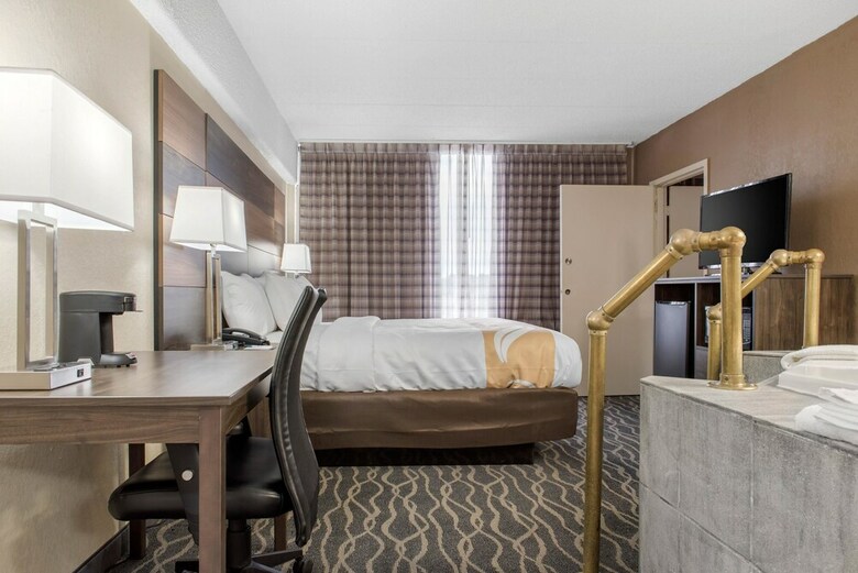 Hotel Quality Inn And Conference Center