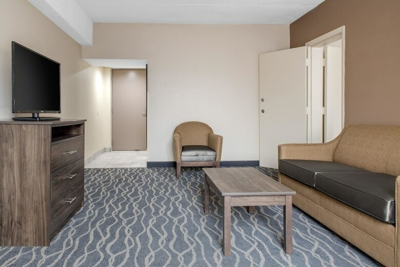 Hotel Quality Inn And Conference Center