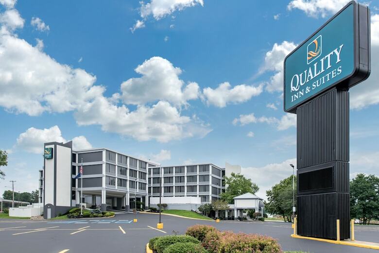Hotel Quality Inn And Conference Center