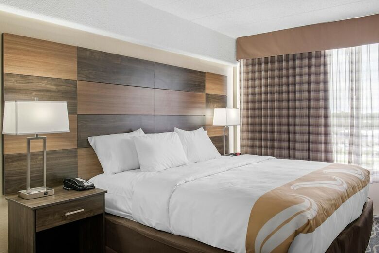 Hotel Quality Inn And Conference Center
