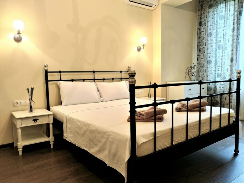 Baratero City Corner Apartment