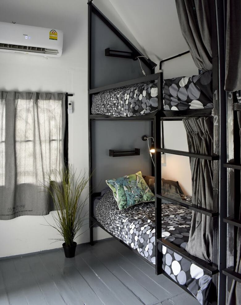Hostal Dpm Diving Hostel & Bar Koh Tao