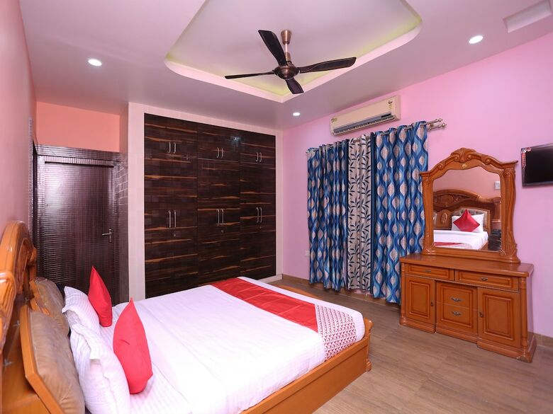 Hotel Oyo 11659 Kalinga Regency