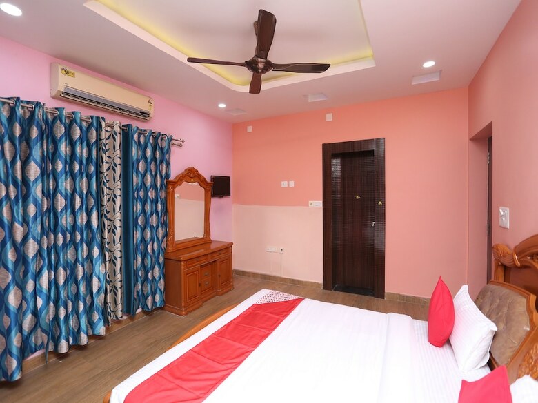 Hotel Oyo 11659 Kalinga Regency