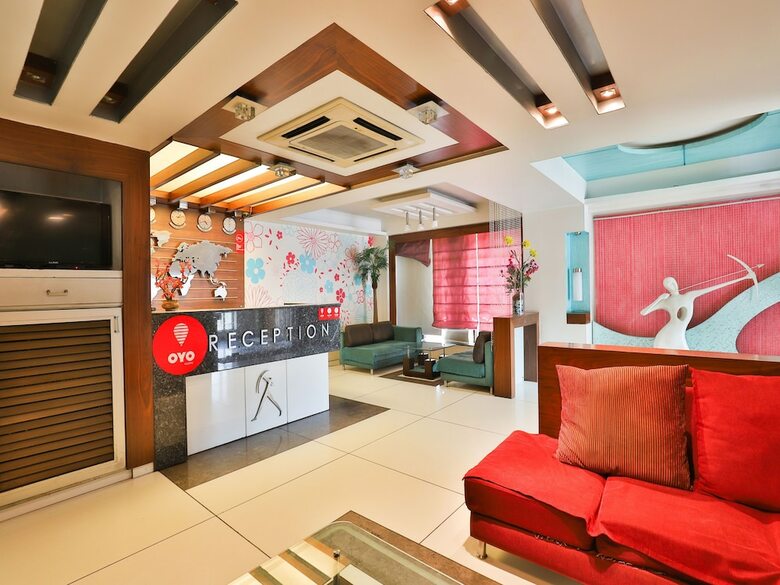 Oyo 13372 Hotel Laksh Residency