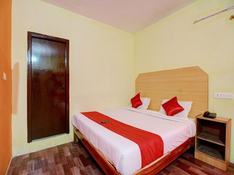 Oyo 11719 Hotel Sierra
