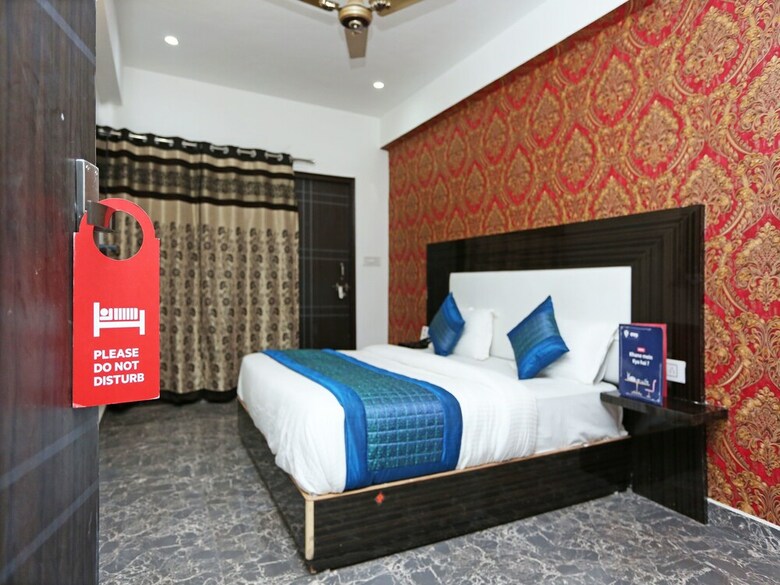 Oyo 11405 Hotel Tej Palace