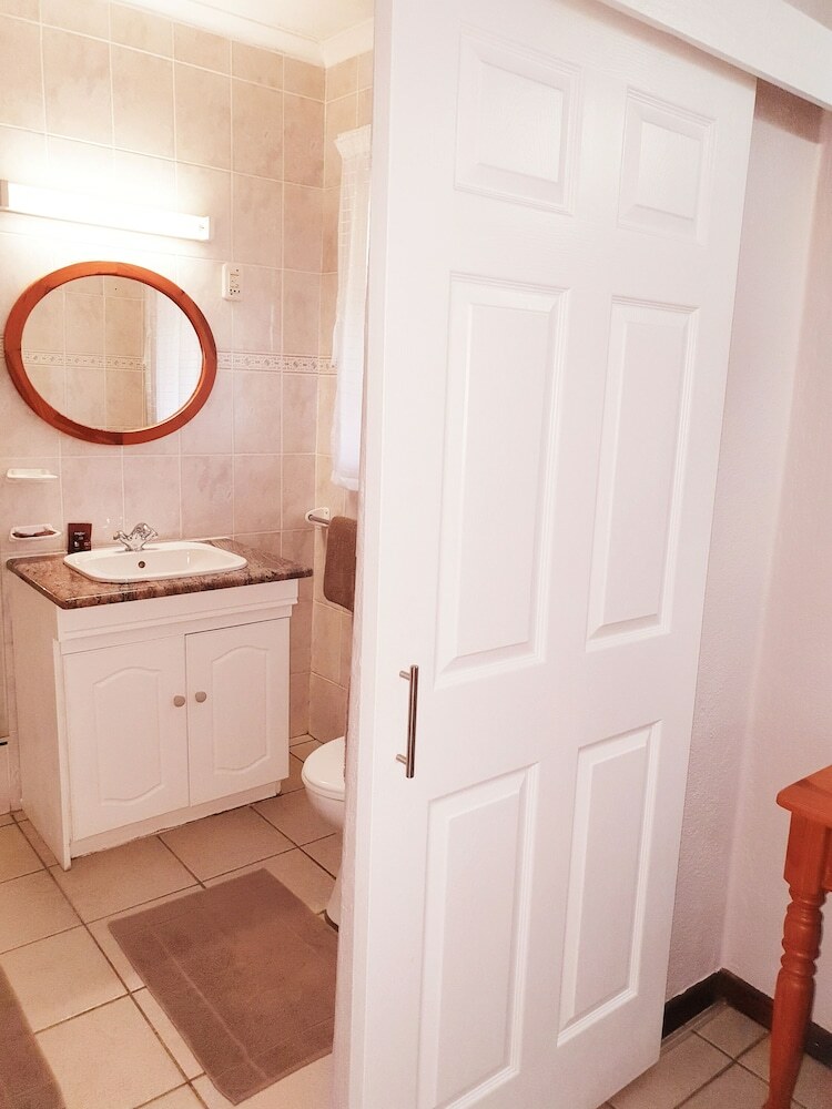 Bed & Breakfast Shingalana Guest House